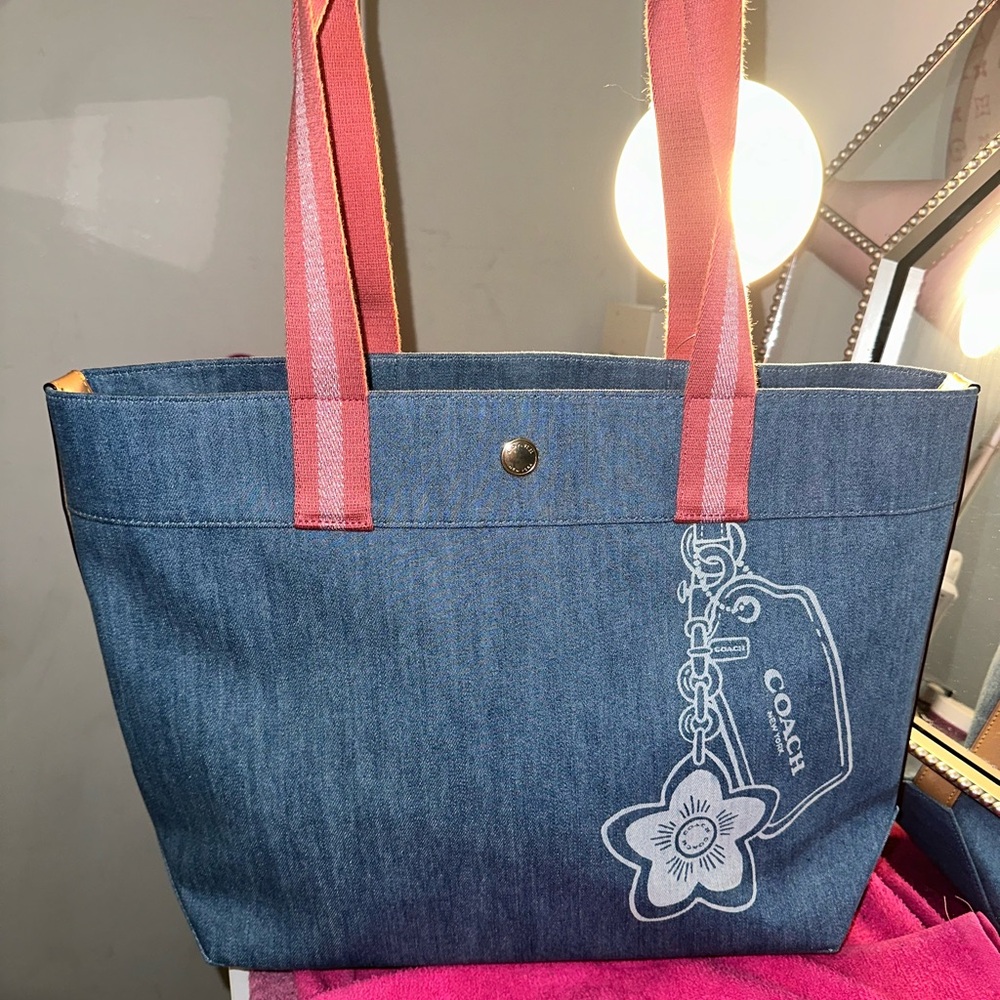 Denim coach tote brand new never worn dope summer bag and denim is in🎀🎀